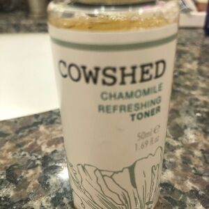 Cowshed refreshing chamomile toner 1.69oz